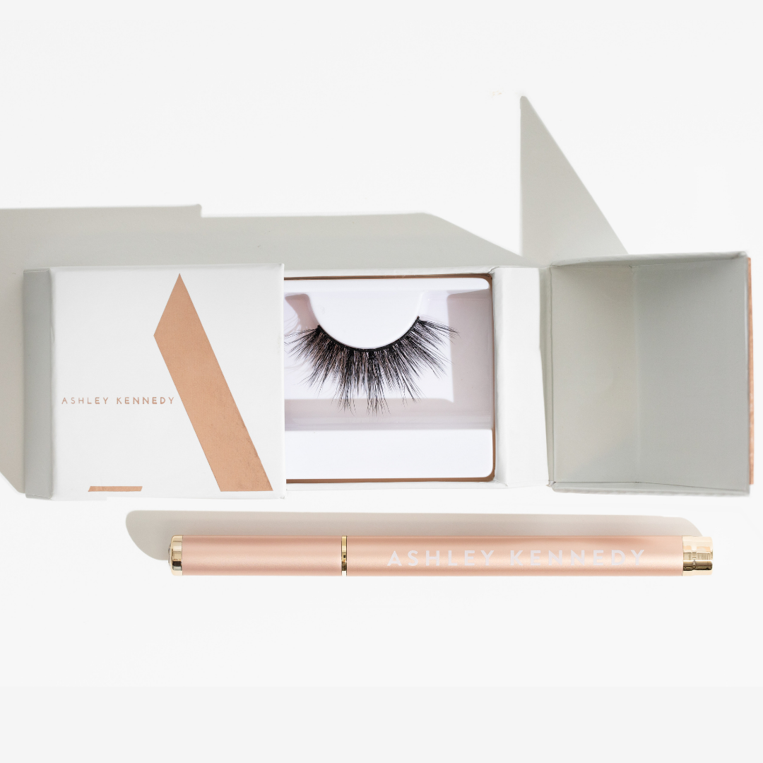 The LA Lash Kit by Ashley Kennedy. Luxury 3D Lash and an adhesive pen.