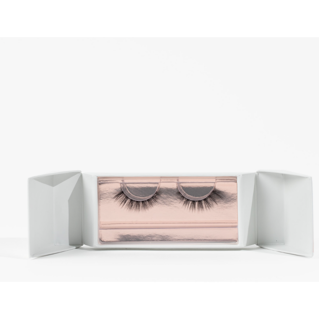 San Diego Luxury Lash by Ashley Kennedy. Clean Beauty.