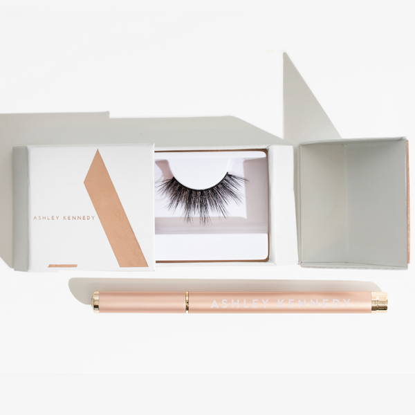 The LA Lash Kit by Ashley Kennedy. Luxury 3D Lash and an adhesive pen. 